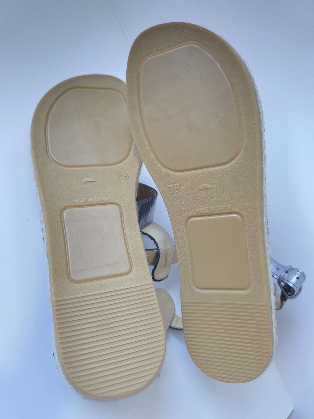 Andre Assous Metallic Silver Leather Gladiator Sandals Size 38 Spain - Picture 4 of 4